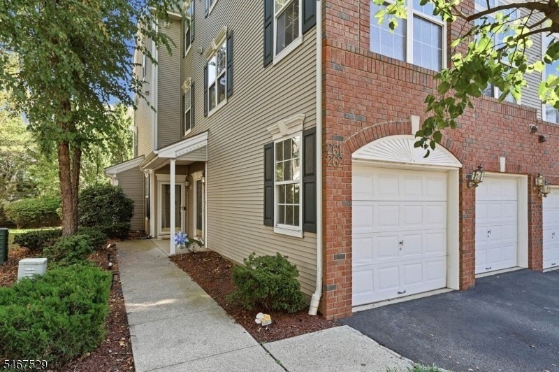 261 Riverwalk Way - Photo 3 of 41