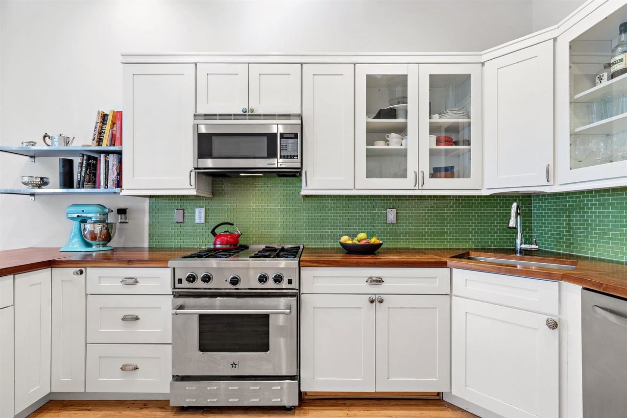 713 Adams St #4 - Photo 7 of 16
