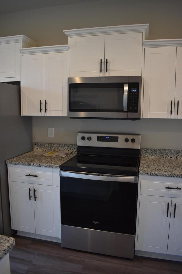 525 Hardy Pt - Photo 3 of 19