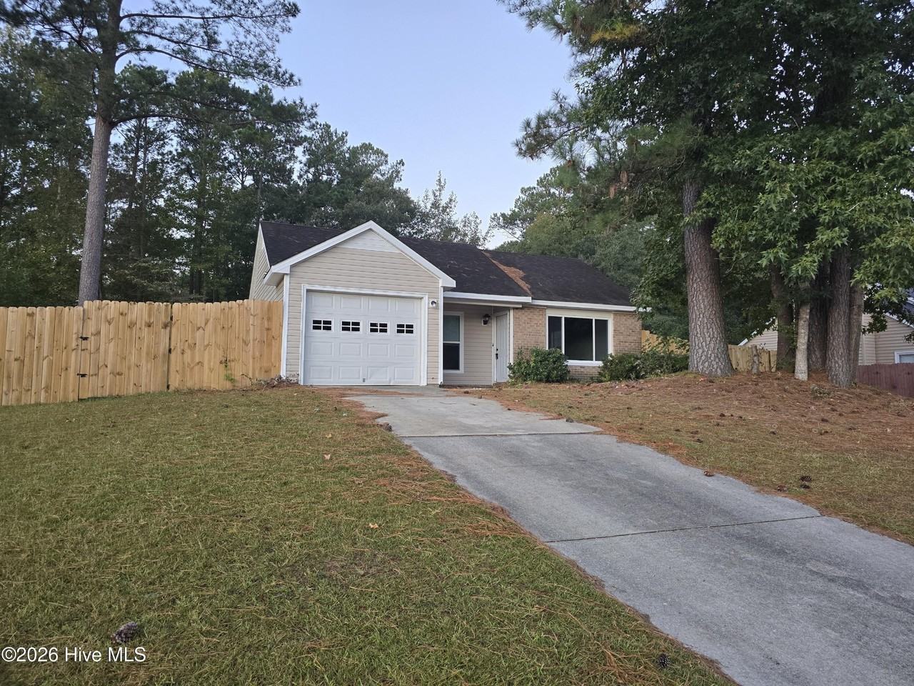 533 Shadowridge Rd - Photo 2 of 24