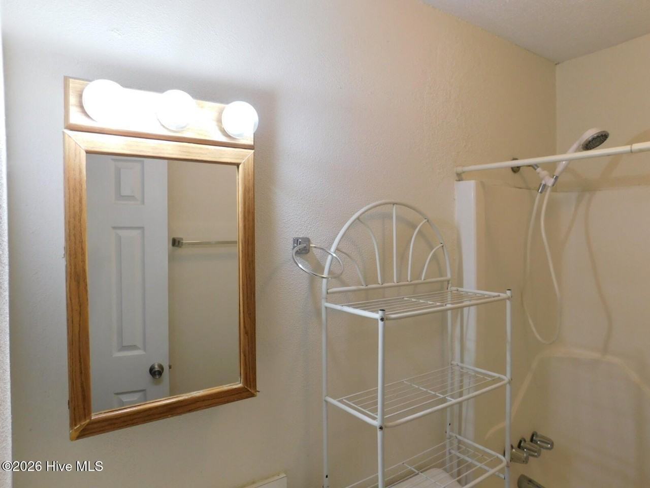 235 Cedar Ridge Ln - Photo 5 of 16