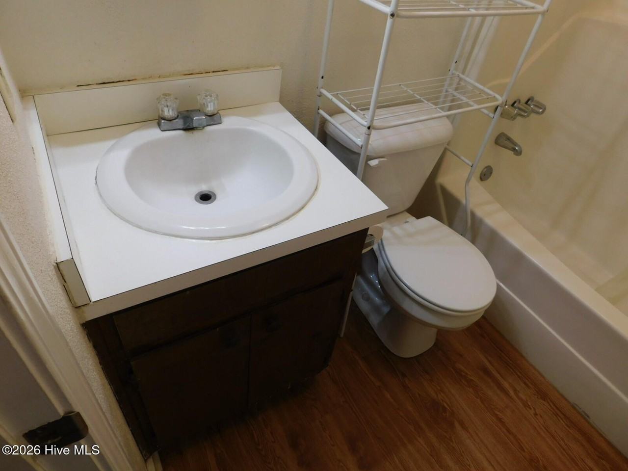 235 Cedar Ridge Ln - Photo 6 of 16