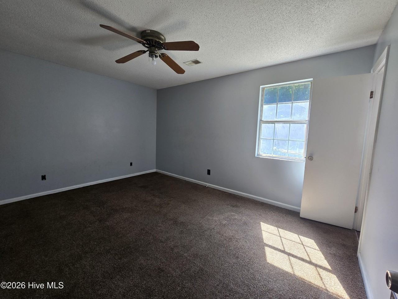 2814 Bradford Ct - Photo 5 of 6