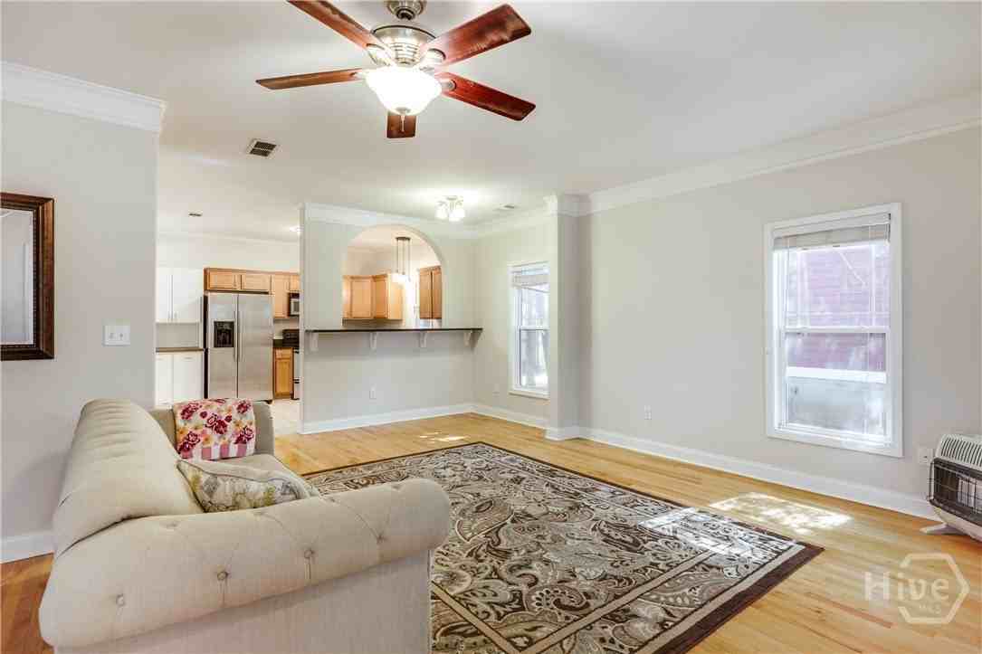 115 Arch St - Photo 5 of 35