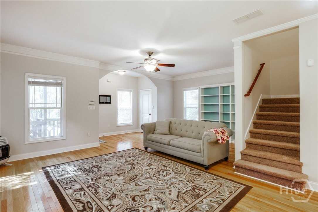 115 Arch St - Photo 7 of 35