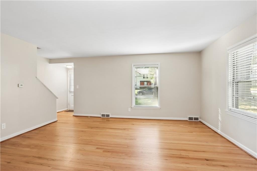 7527 Wyoming St - Photo 5 of 17