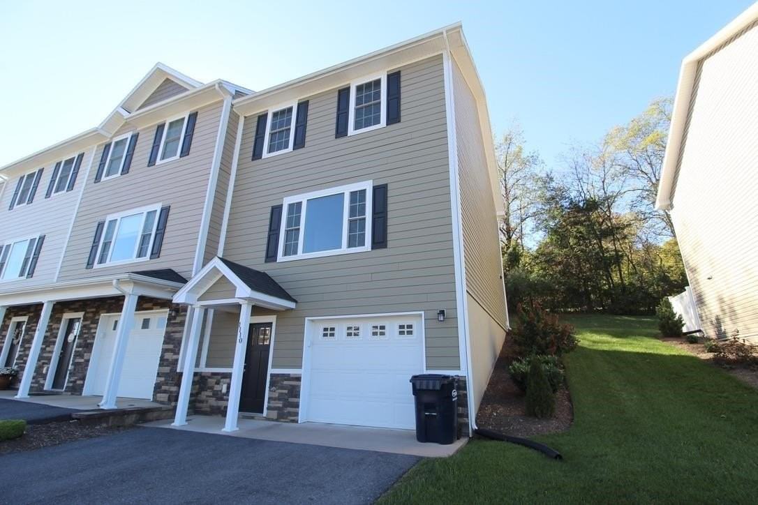 1110 Bluemoon Dr - Photo 2 of 37