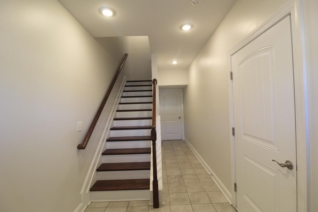 1110 Bluemoon Dr - Photo 3 of 37