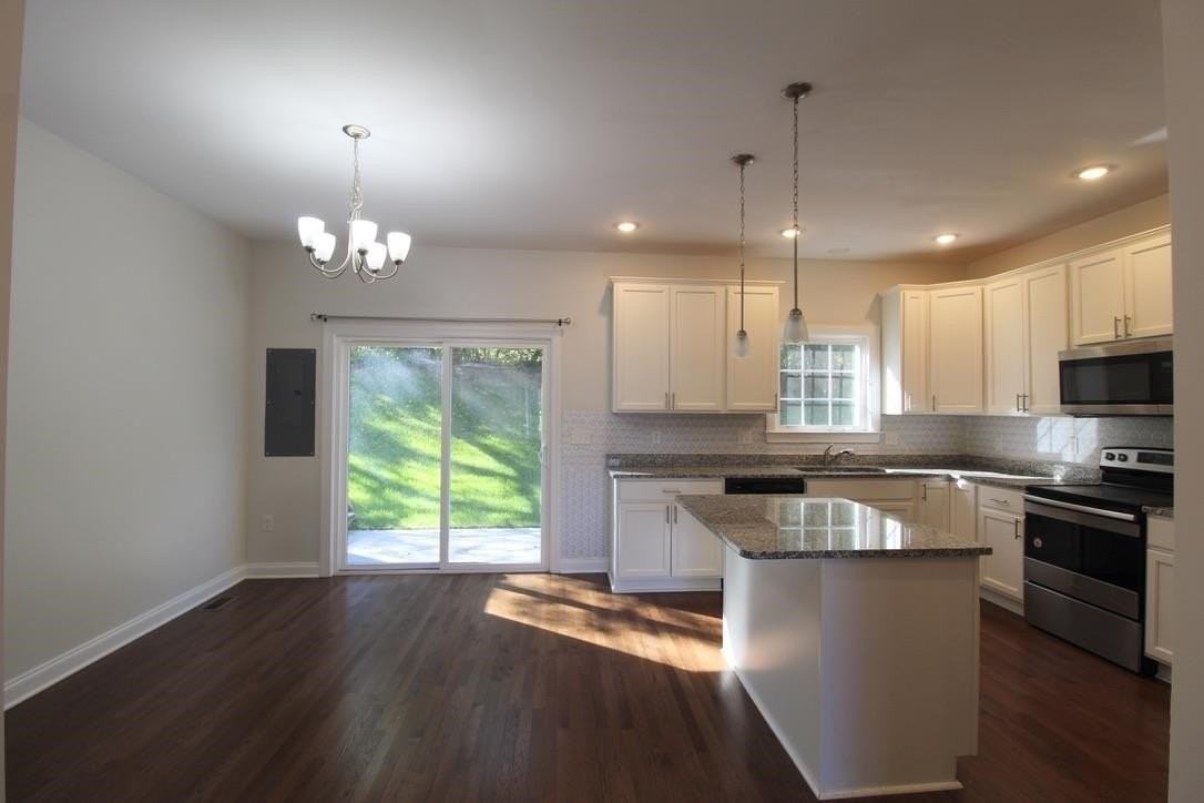 1110 Bluemoon Dr - Photo 6 of 37