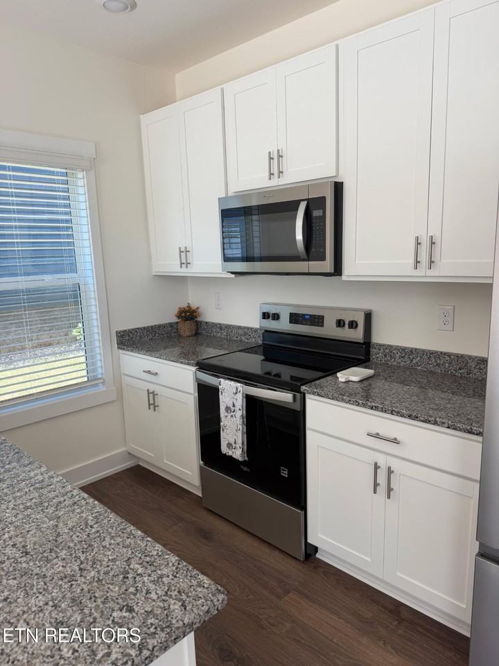 10638 High Tree Way - Photo 5 of 13