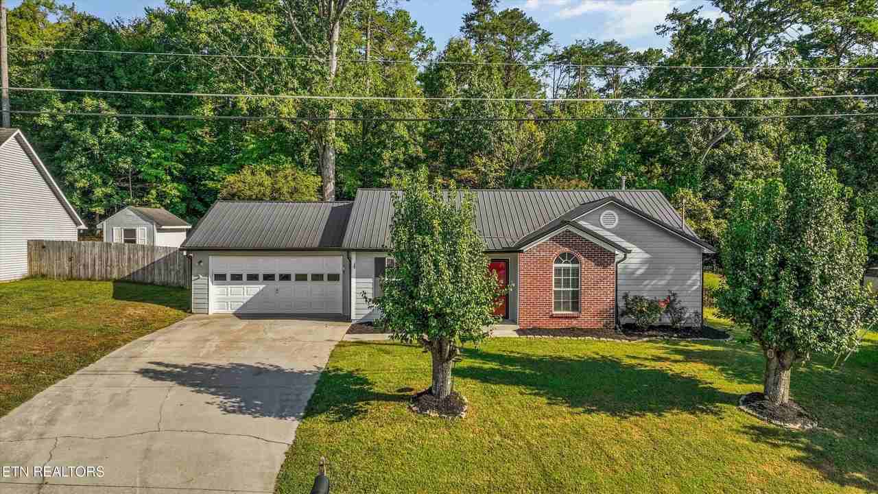 7349 Kilbridge Dr - Photo 2 of 45