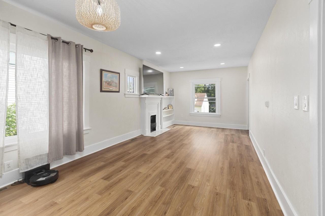 606 College St - Photo 5 of 23