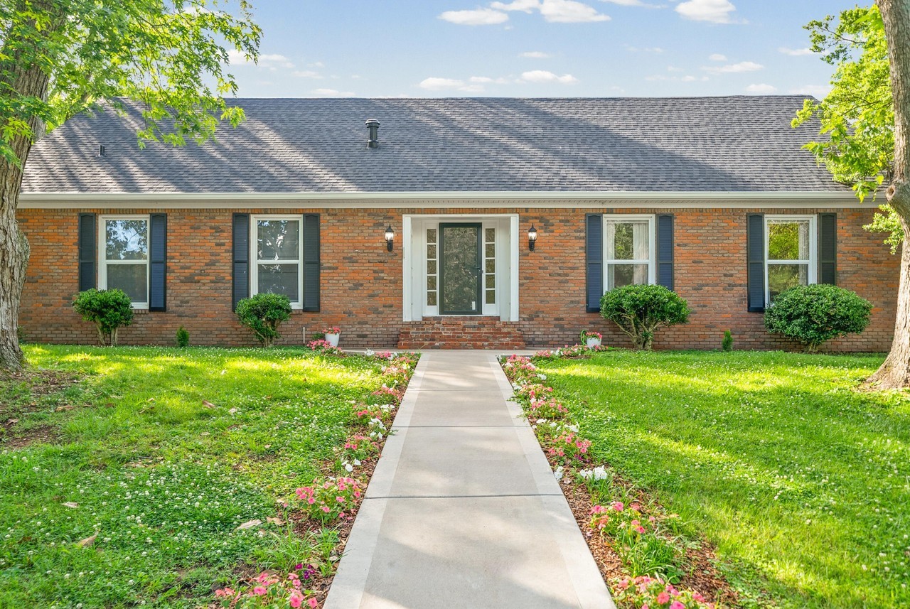 635 Country Club Ln - Photo 4 of 50