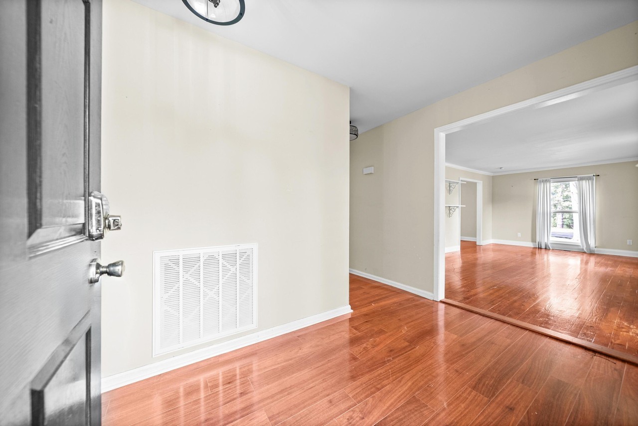 635 Country Club Ln - Photo 7 of 50