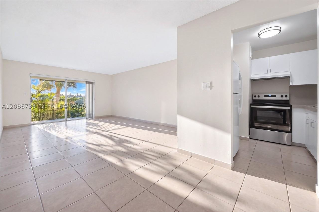 9103 Sw 137th Ter #27-4 - Photo 4 of 11