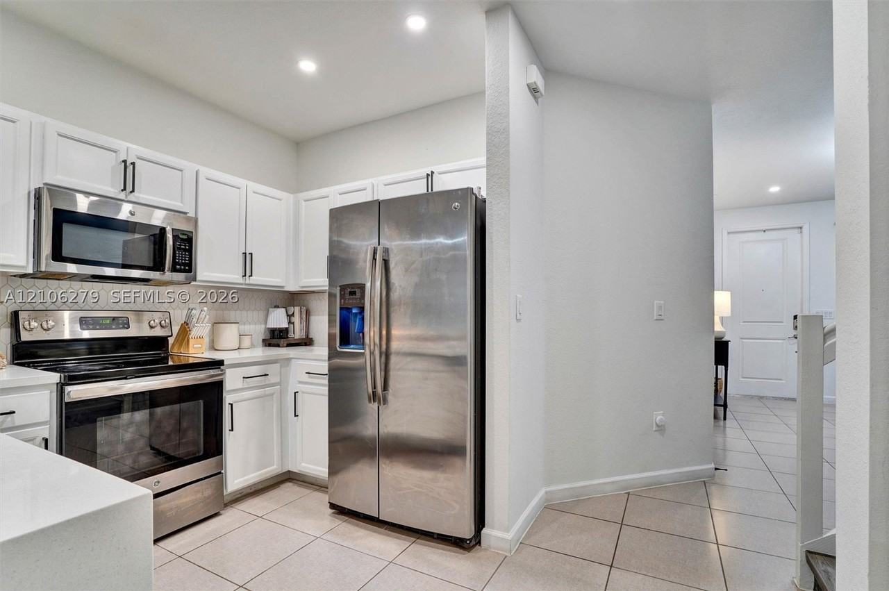 25341 Sw 115th Ct #25341 - Photo 4 of 31