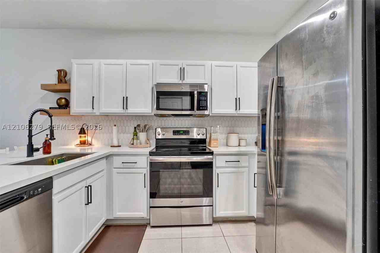 25341 Sw 115th Ct #25341 - Photo 6 of 31