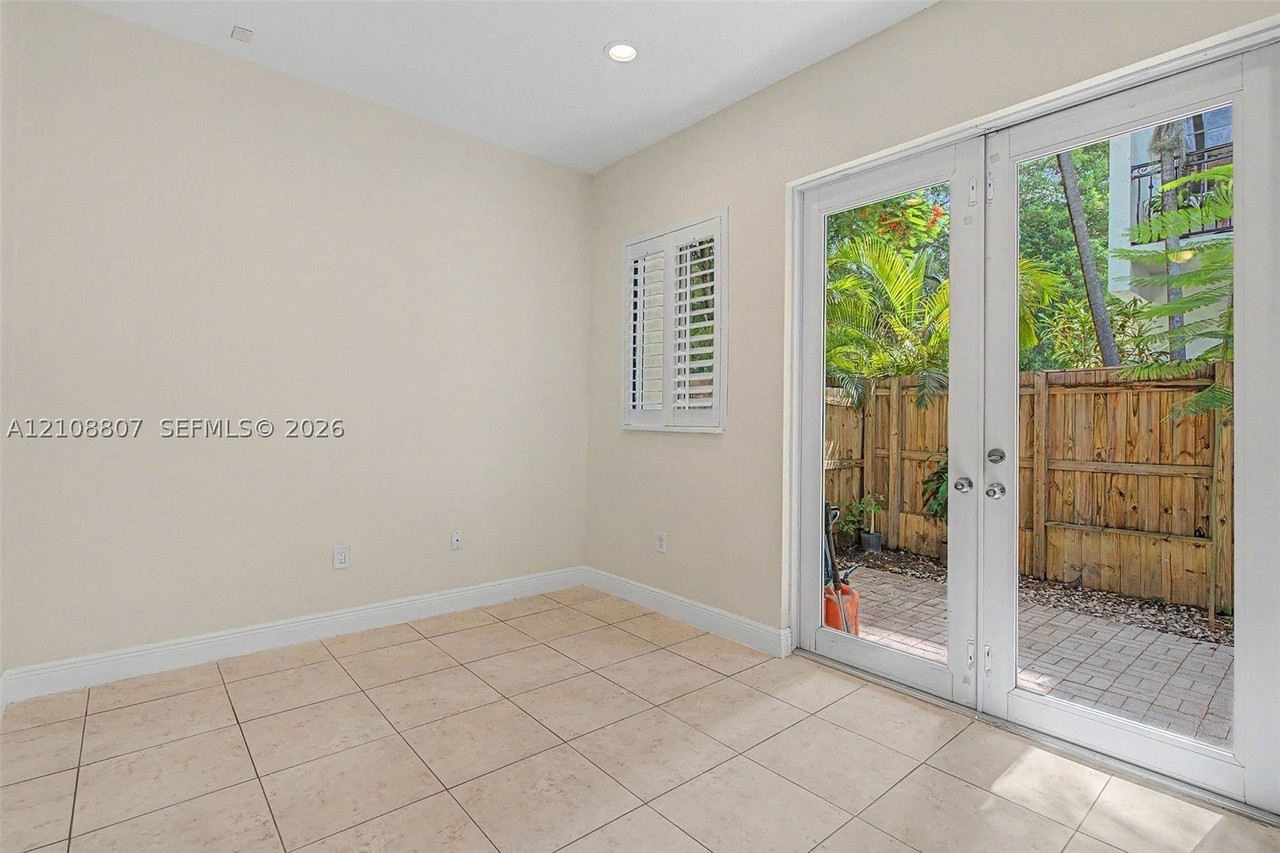 2945 Coconut Ave #1 - Photo 6 of 13