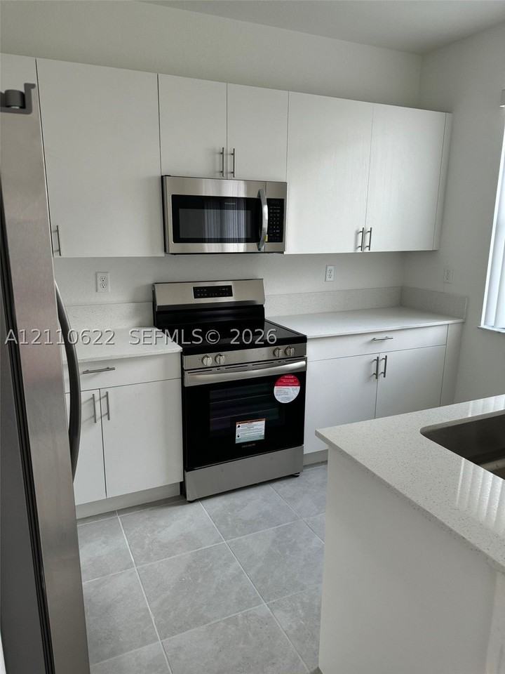 23142 Sw 129th Pl #23142 - Photo 4 of 17
