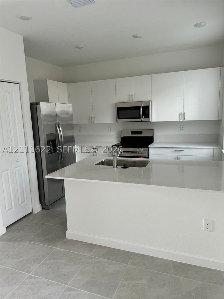 23142 Sw 129th Pl #23142 - Photo 5 of 17