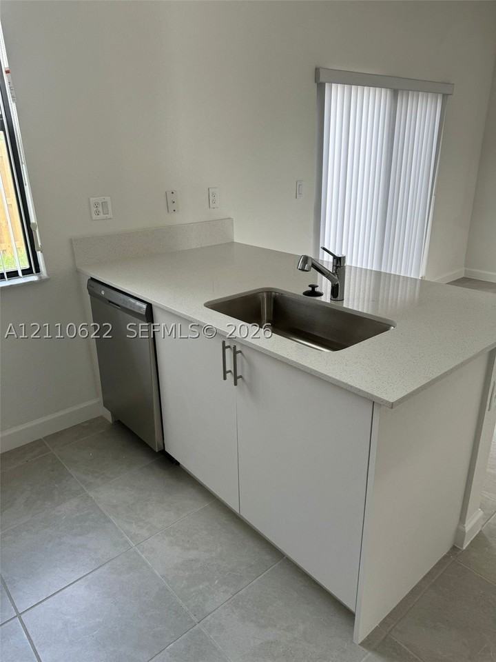 23142 Sw 129th Pl #23142 - Photo 6 of 17