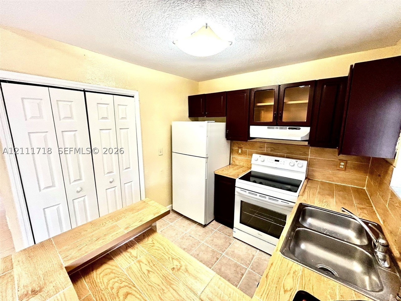 156 Ne 13th Ave #25 - Photo 7 of 26