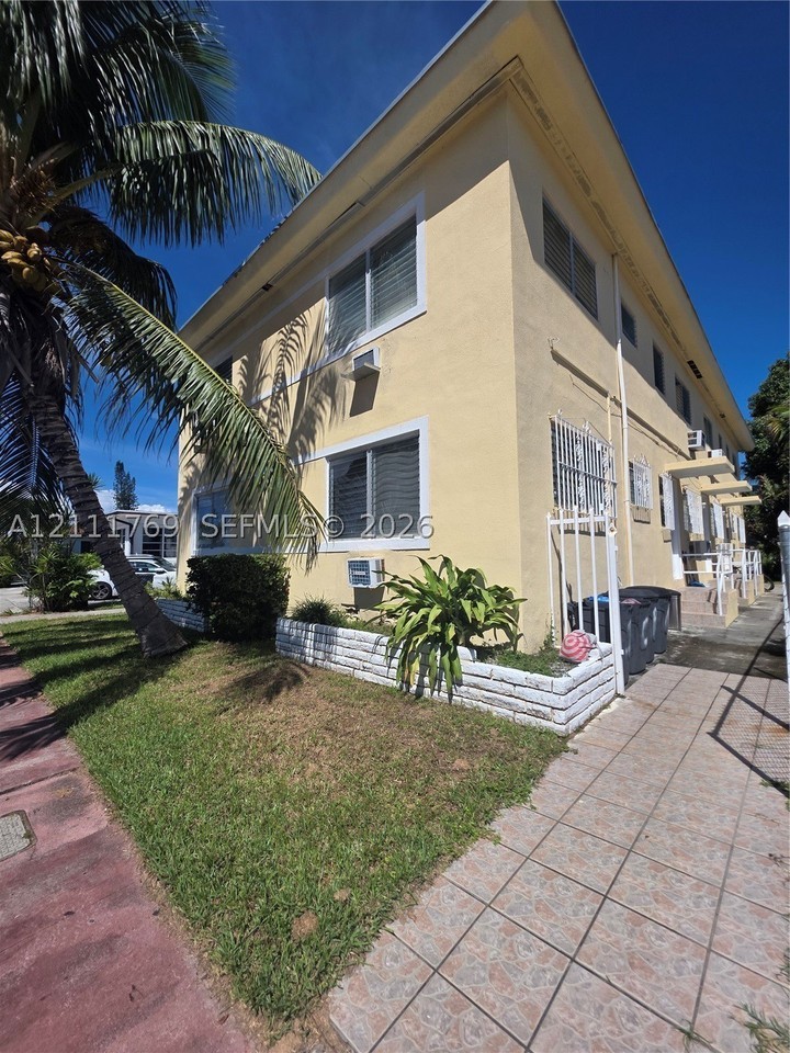 895 80th St #D - Photo 4 of 15