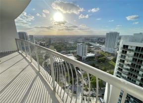 1750 N Bayshore Dr #3911 - Photo 1 of 1