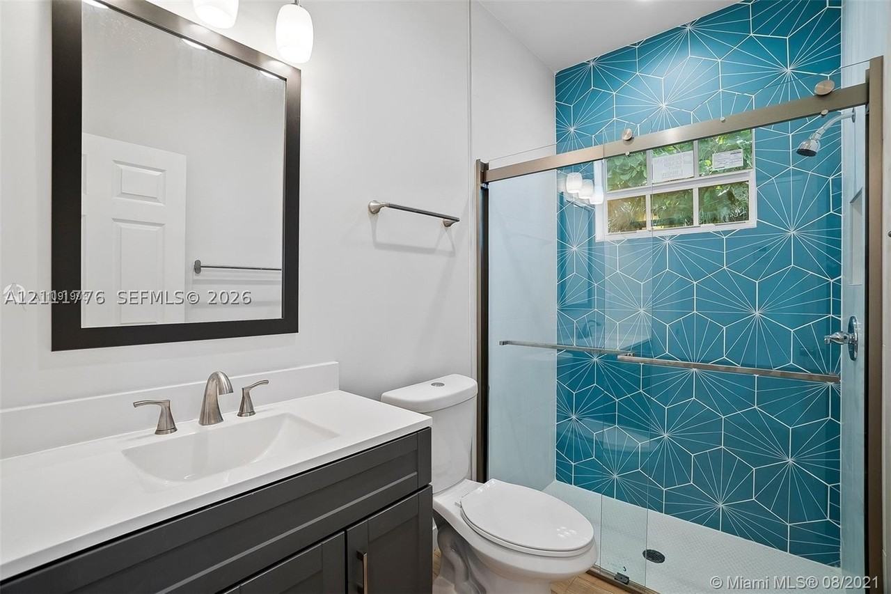 711 N L St #2 - Photo 7 of 12
