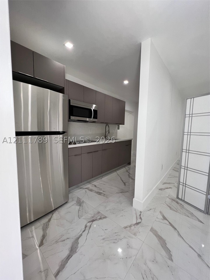 11250 Sw 173rd Ter #0 - Photo 3 of 24