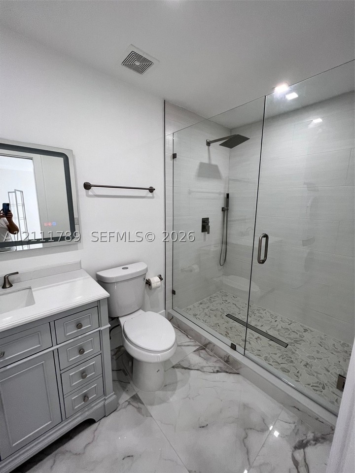 11250 Sw 173rd Ter #0 - Photo 5 of 24