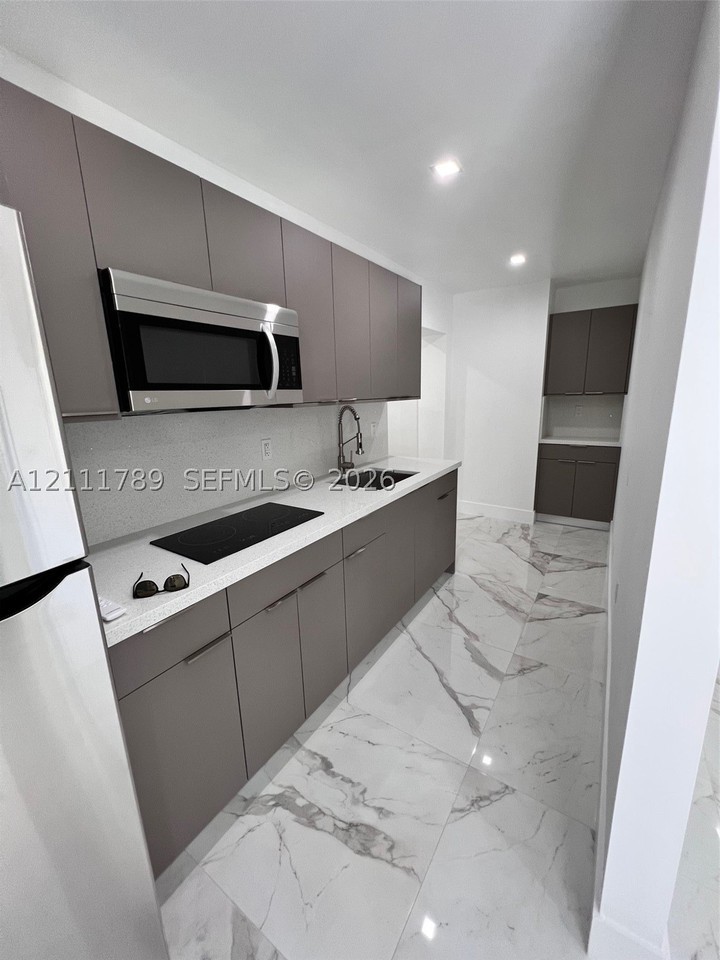 11250 Sw 173rd Ter #0 - Photo 6 of 24
