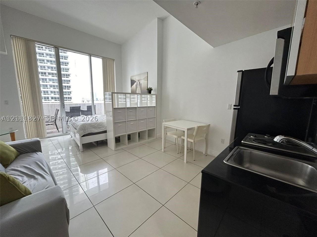 1750 N Bayshore Dr #1106 - Photo 4 of 11
