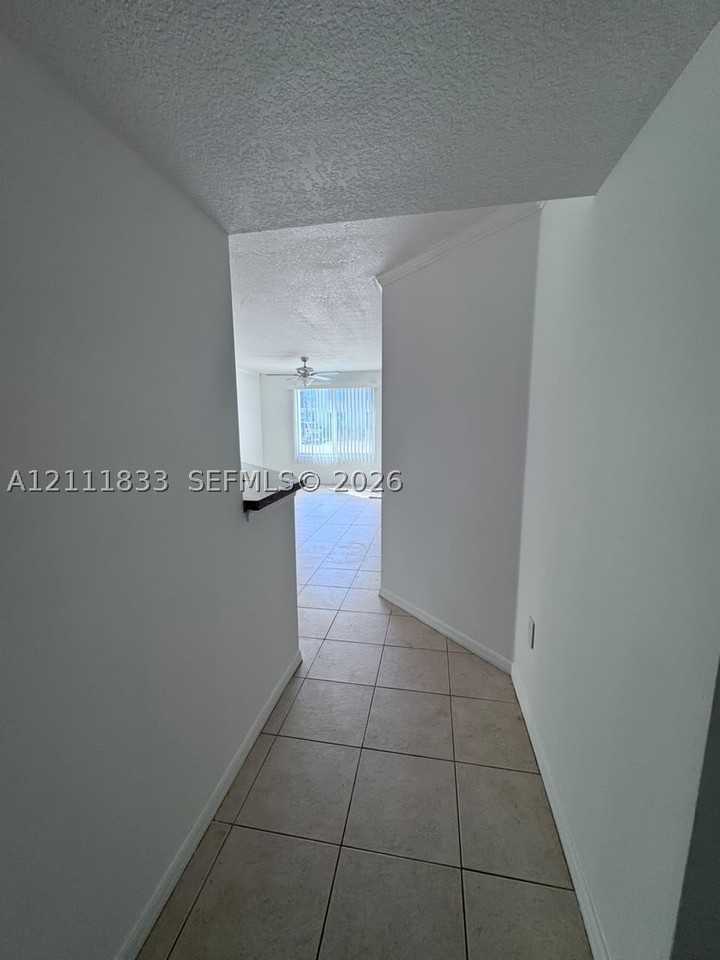 207 Villa Cir #207 - Photo 2 of 11