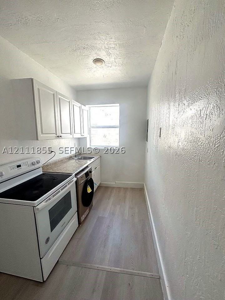 871 Sw 3rd St #22 - Photo 2 of 7