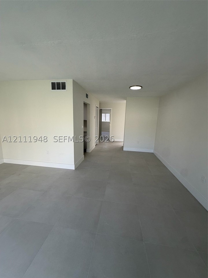 7430 Sw 82nd St #D105 - Photo 6 of 12