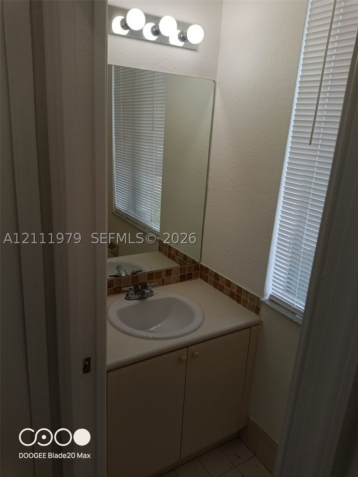2526 Se 14th Ave #295 - Photo 5 of 9