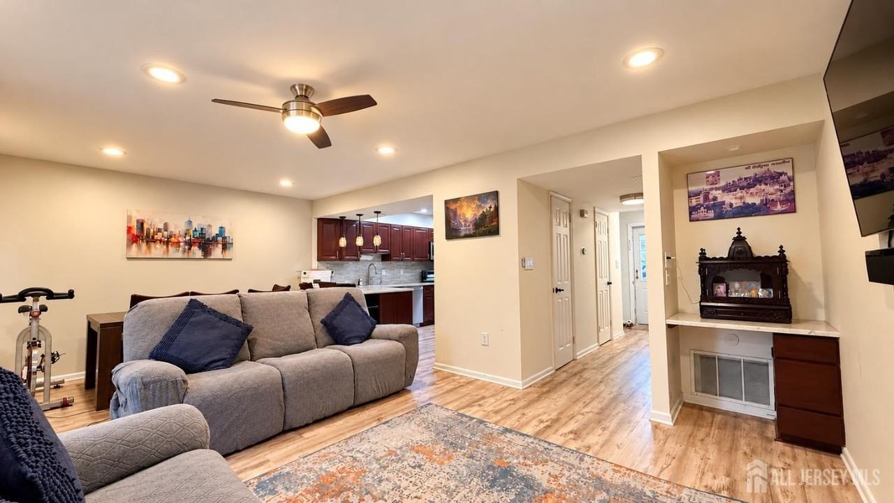 4 Letts Ct - Photo 2 of 16