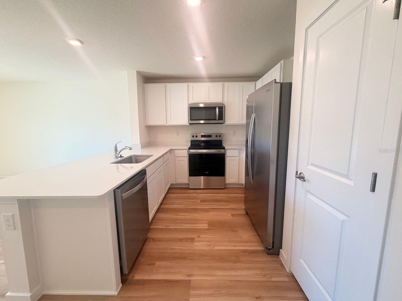 4814 Sw 69th St - Photo 5 of 32