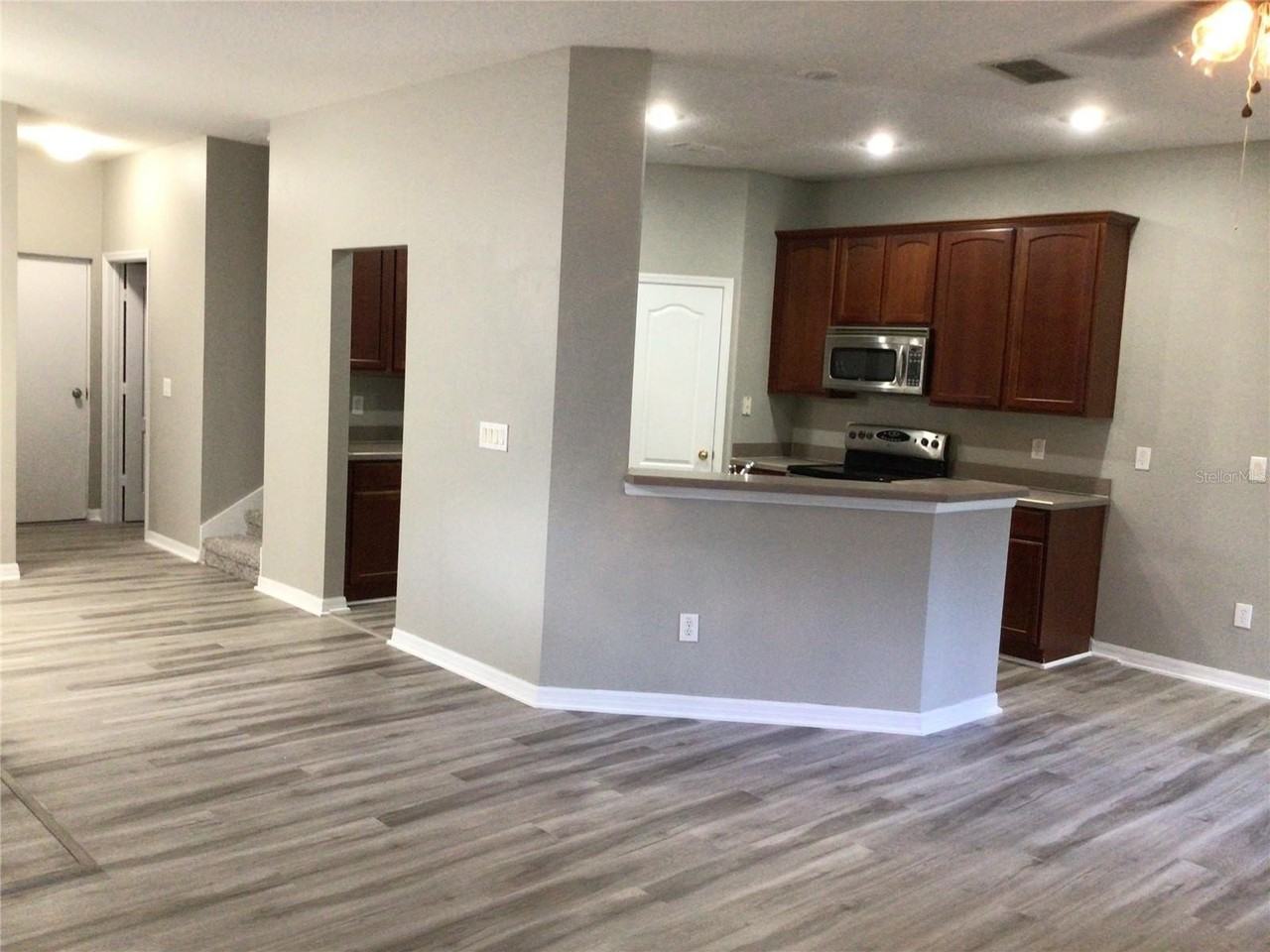 2031 Pine Oak Trl - Photo 4 of 24