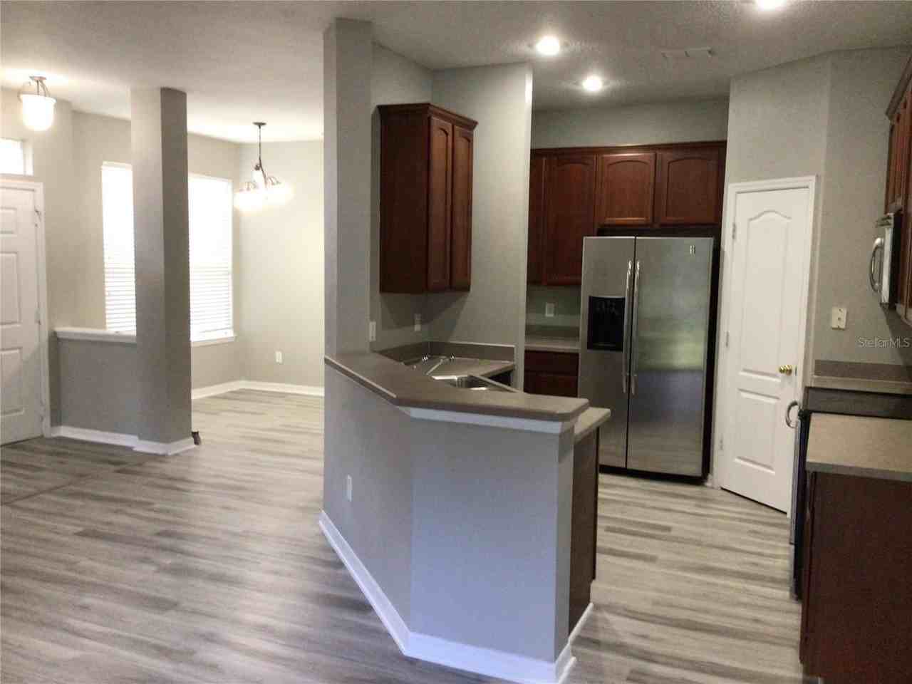 2031 Pine Oak Trl - Photo 5 of 24