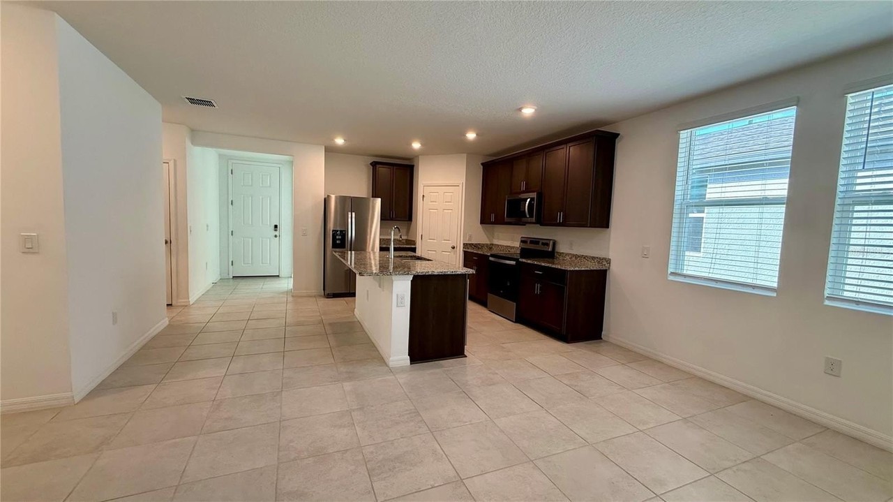 3094 Laurel Oak Ln - Photo 3 of 30
