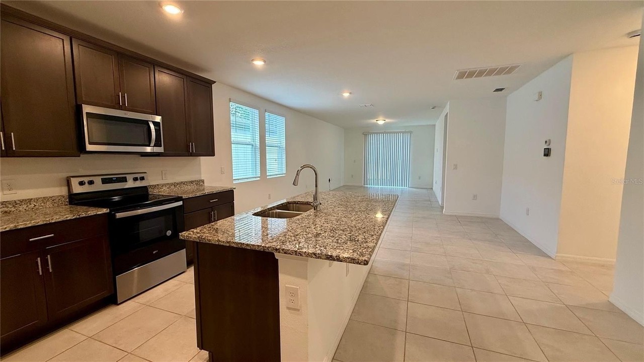 3094 Laurel Oak Ln - Photo 6 of 30