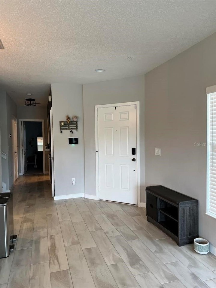 263 Smugglers Way - Photo 4 of 33