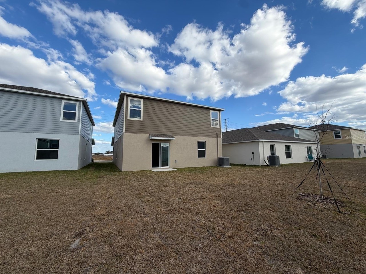 2142 CHRIS Drive - Photo 3 of 18