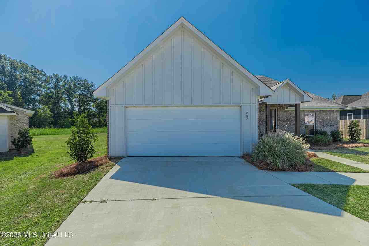 203 Silver Maple Pl - Photo 6 of 47