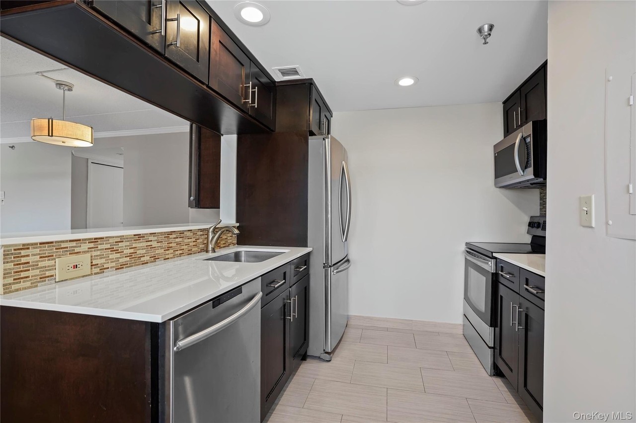 123 Mamaroneck Ave #215 - Photo 3 of 16