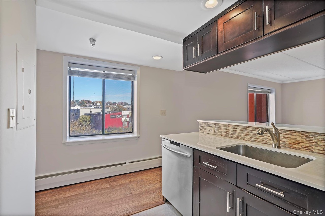 123 Mamaroneck Ave #215 - Photo 4 of 16