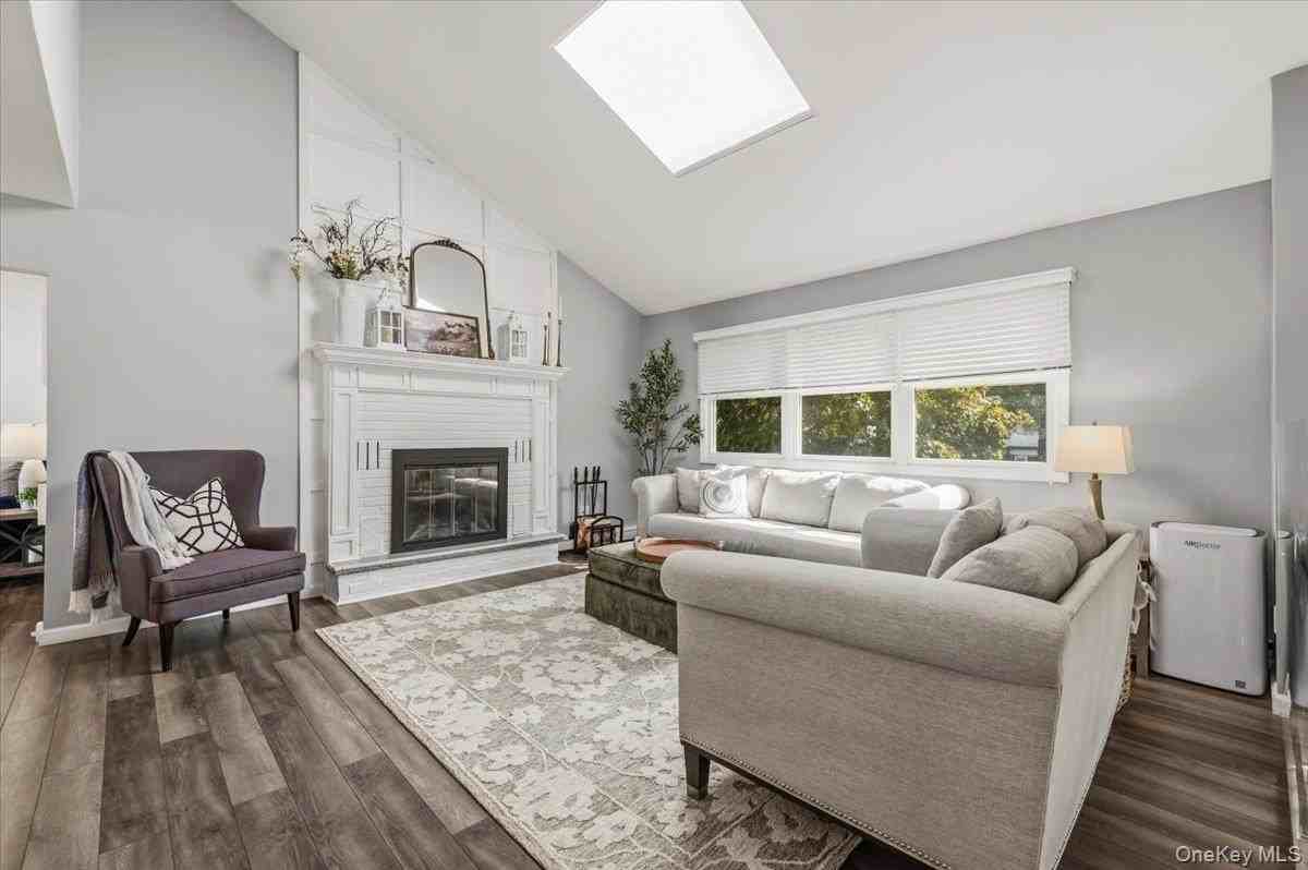 14 Sycamore Ave - Photo 5 of 38