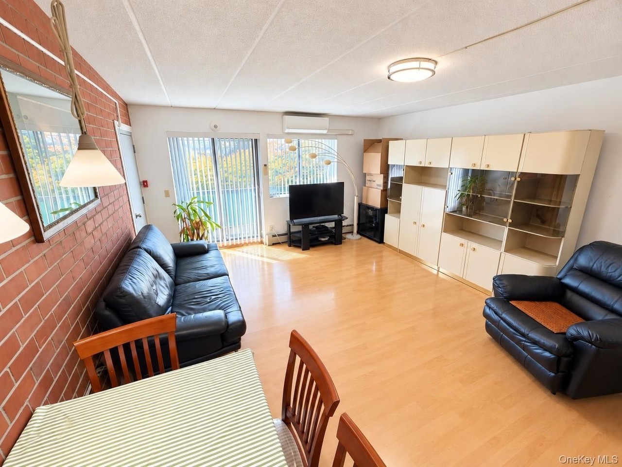 3445 Leavitt St #4B - Photo 2 of 11